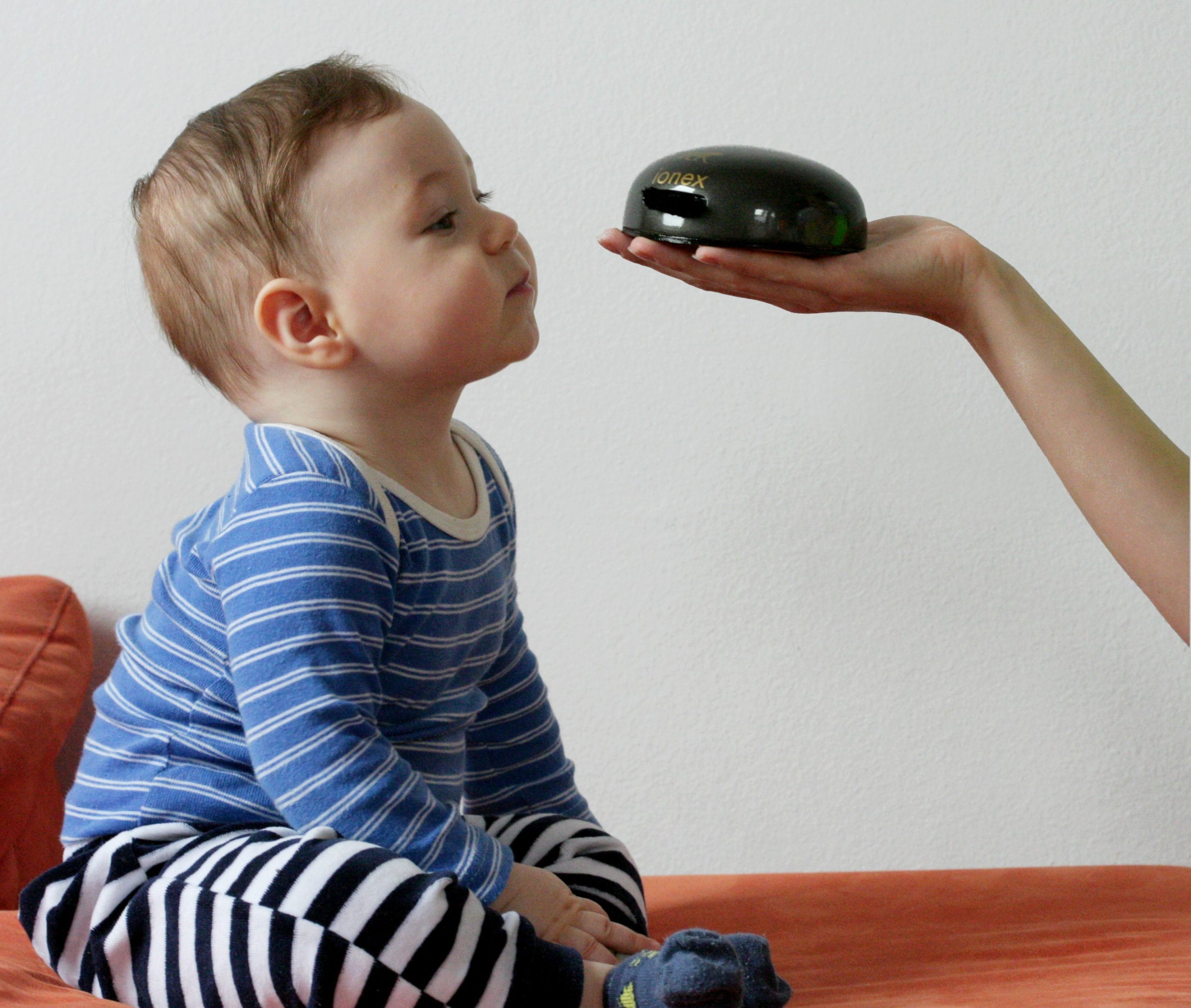 vdihavanje negativnih ionov z ionizatorjem zraka IONEX